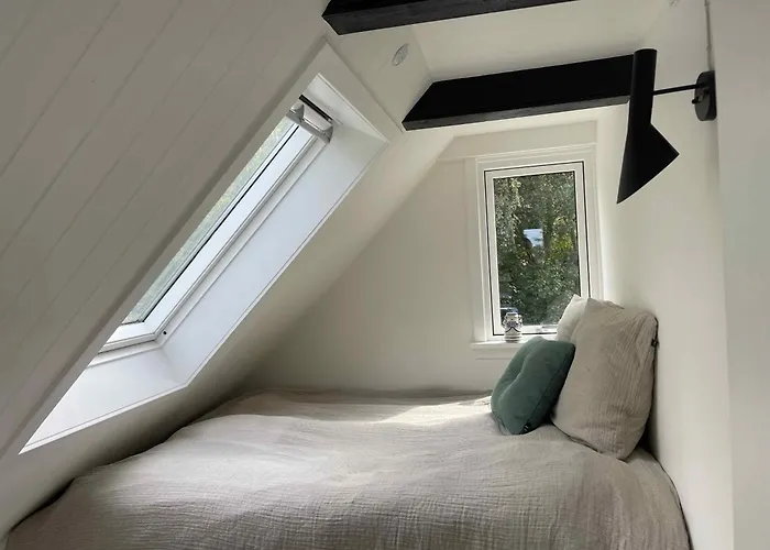 Lovely Year-round With Sea View * Follenslev